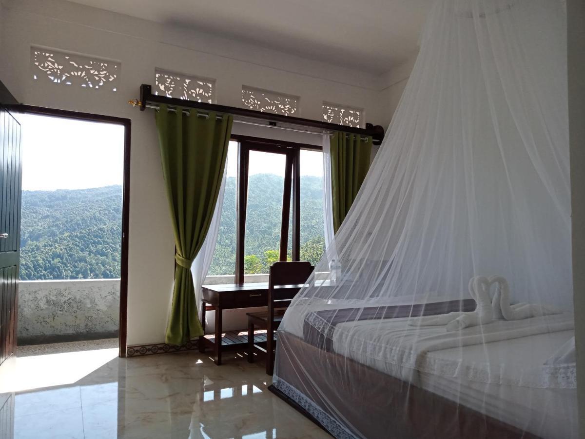 Aris Homestay And Warung Made Munduk Buitenkant foto