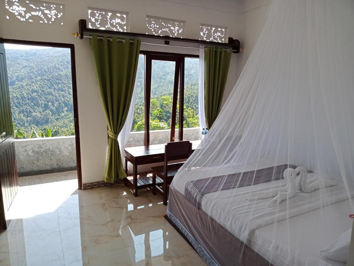 Aris Homestay And Warung Made Munduk Buitenkant foto