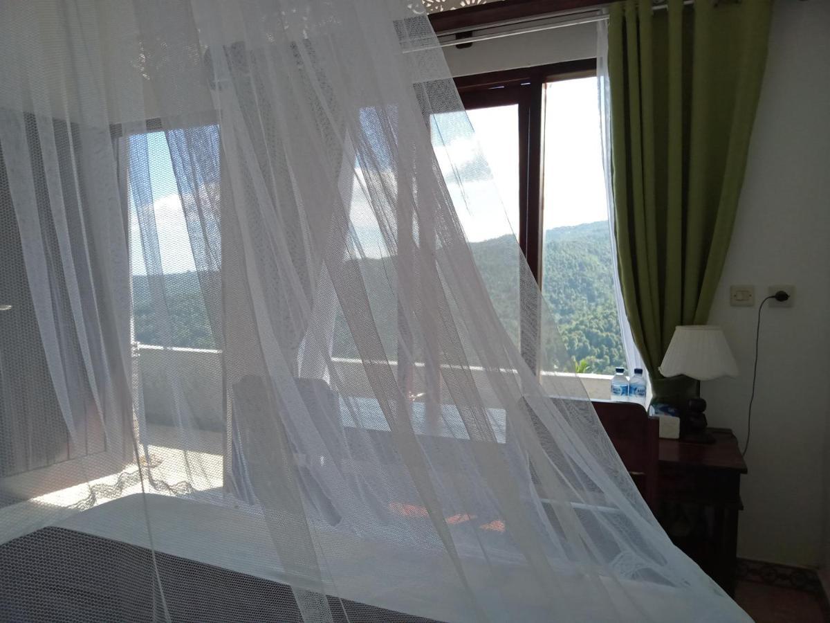 Aris Homestay And Warung Made Munduk Buitenkant foto