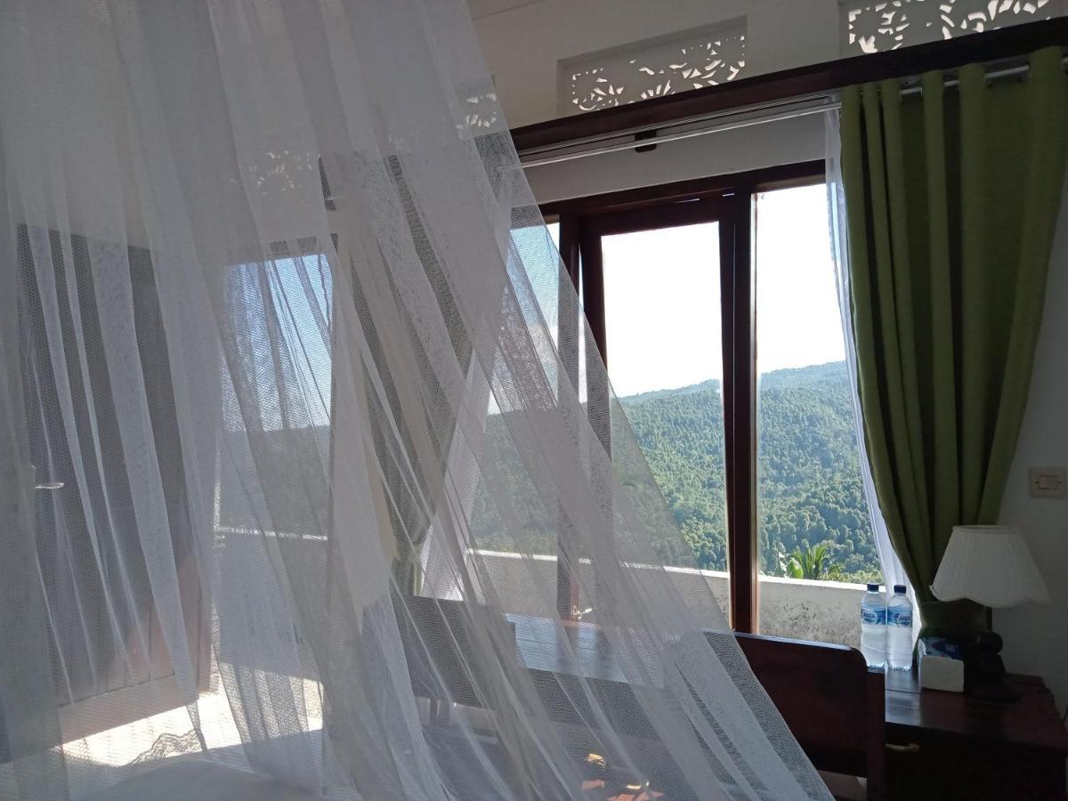 Aris Homestay And Warung Made Munduk Buitenkant foto