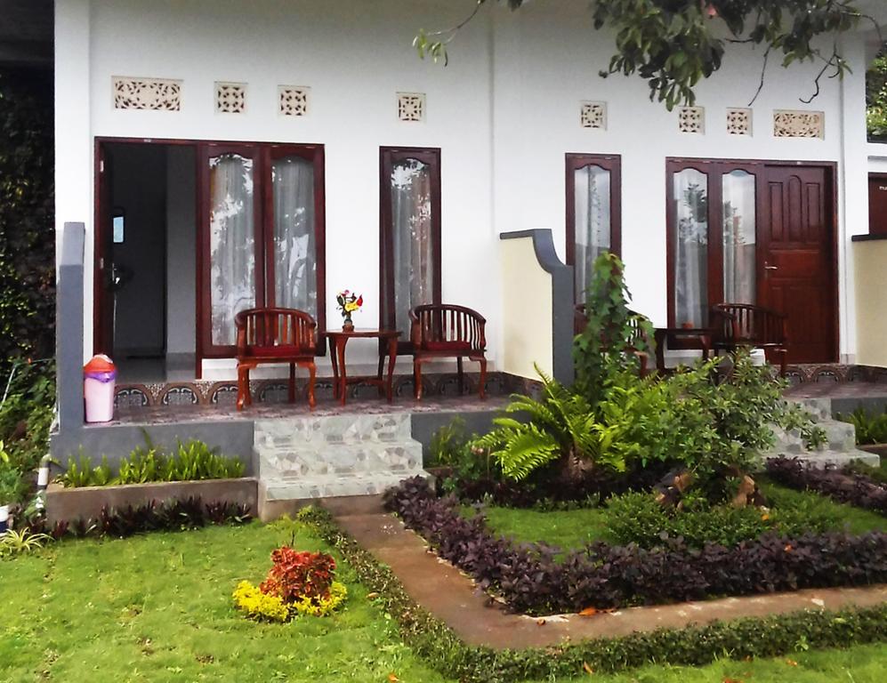 Aris Homestay And Warung Made Munduk Buitenkant foto