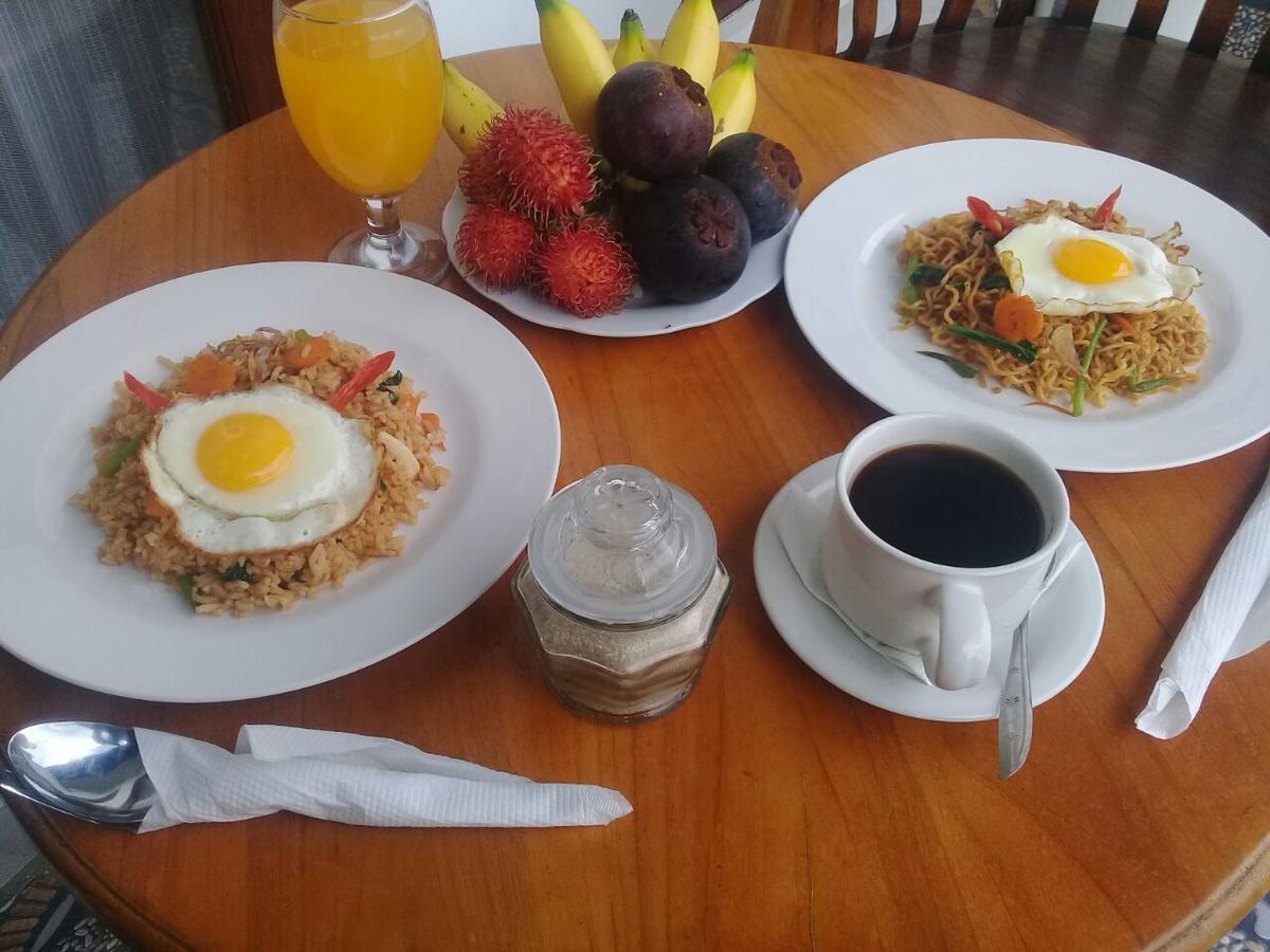 Aris Homestay And Warung Made Munduk Buitenkant foto