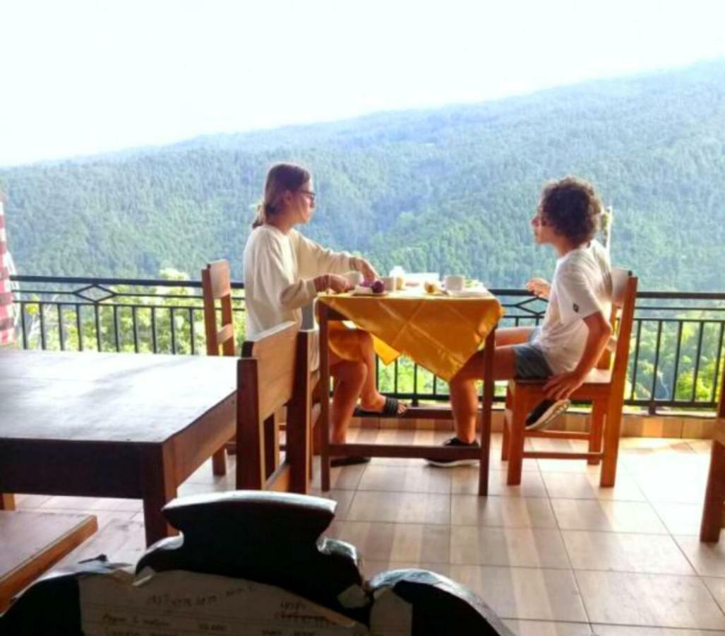 Aris Homestay And Warung Made Munduk Buitenkant foto